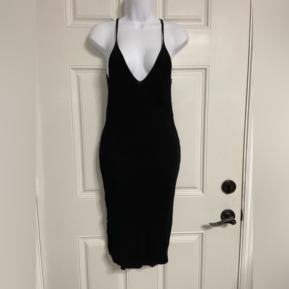 T1a- Acoa Black Ribbed Plunging Neckline Bodycon Dress
